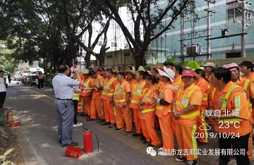 今天，我們來(lái)當(dāng)消防員